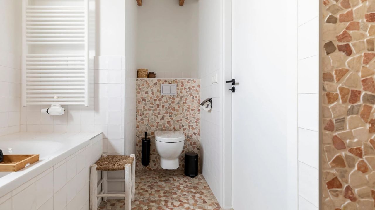 BathRoom BathRoom